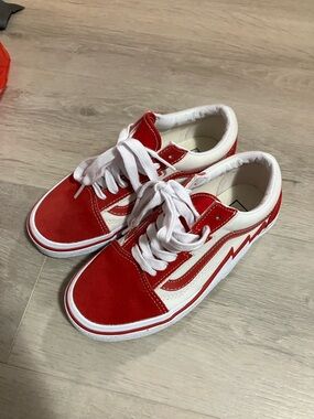 Vans , youth / men’s 4 , women’s 5.5 , Kids Red and White Low-Top Skate Shoes